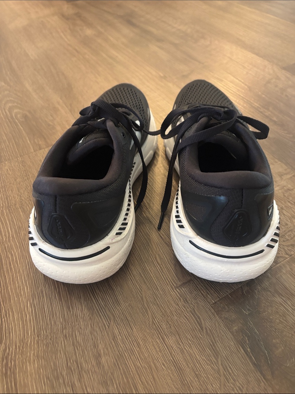 Brooks Black and White Women’s Adrenaline GTS Athletic Running Shoes - Picture 4 of 9